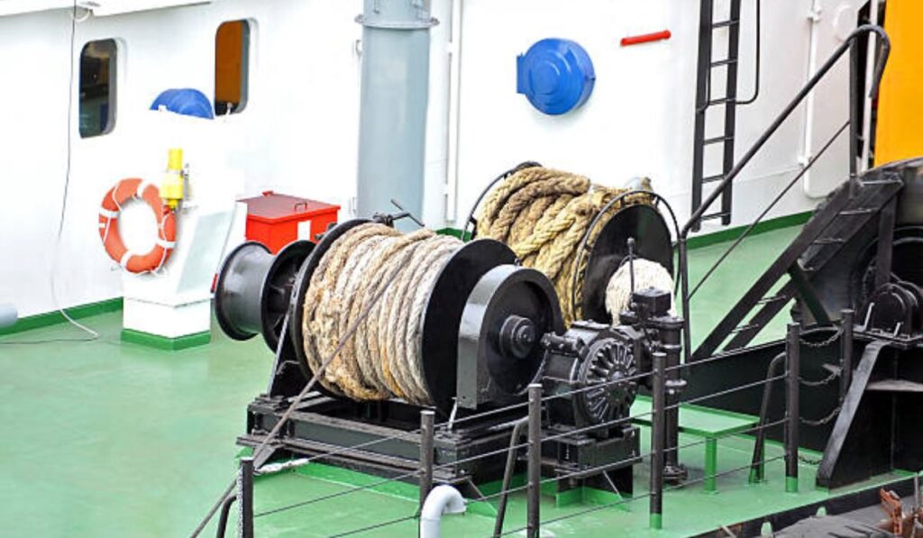 Proper Training and Certification Hydraulic deck machinery