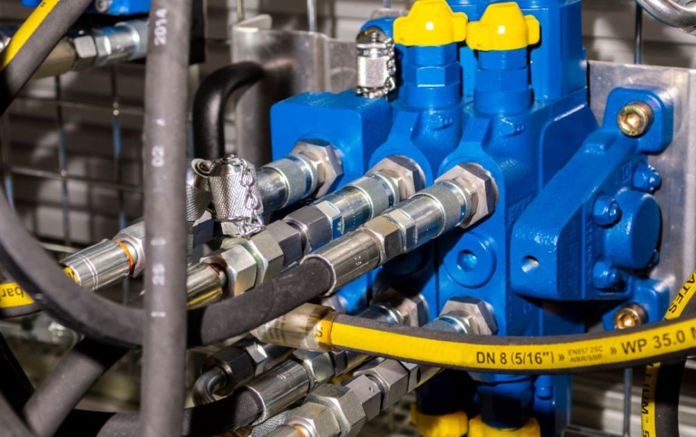 The Role of Hydraulic Equipment in Modern Vessels